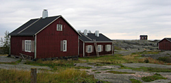 Historicla buildings on Söderskär island. Photo: Metsähallitus / Mia Puotunen.