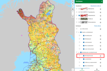 Karttakuvassa leike Retkikartta-sivustosta jossa näkyvät oikeat täpät jotka pitää olla päällä joulupuulle sopivaa aluetta etsiessä. Täpät on kirjattuna sivun tekstissä.